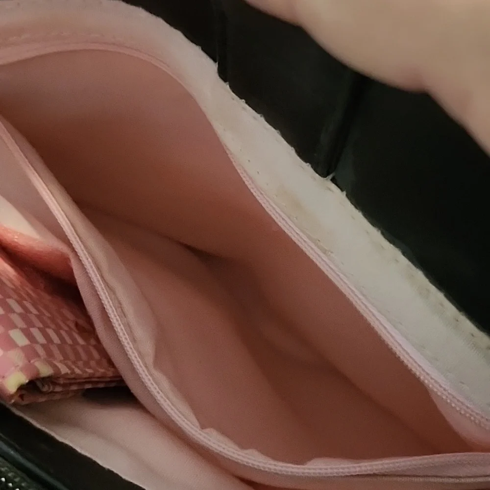 Bueno Shoulder Bag. (39) - Picture 10 of 13